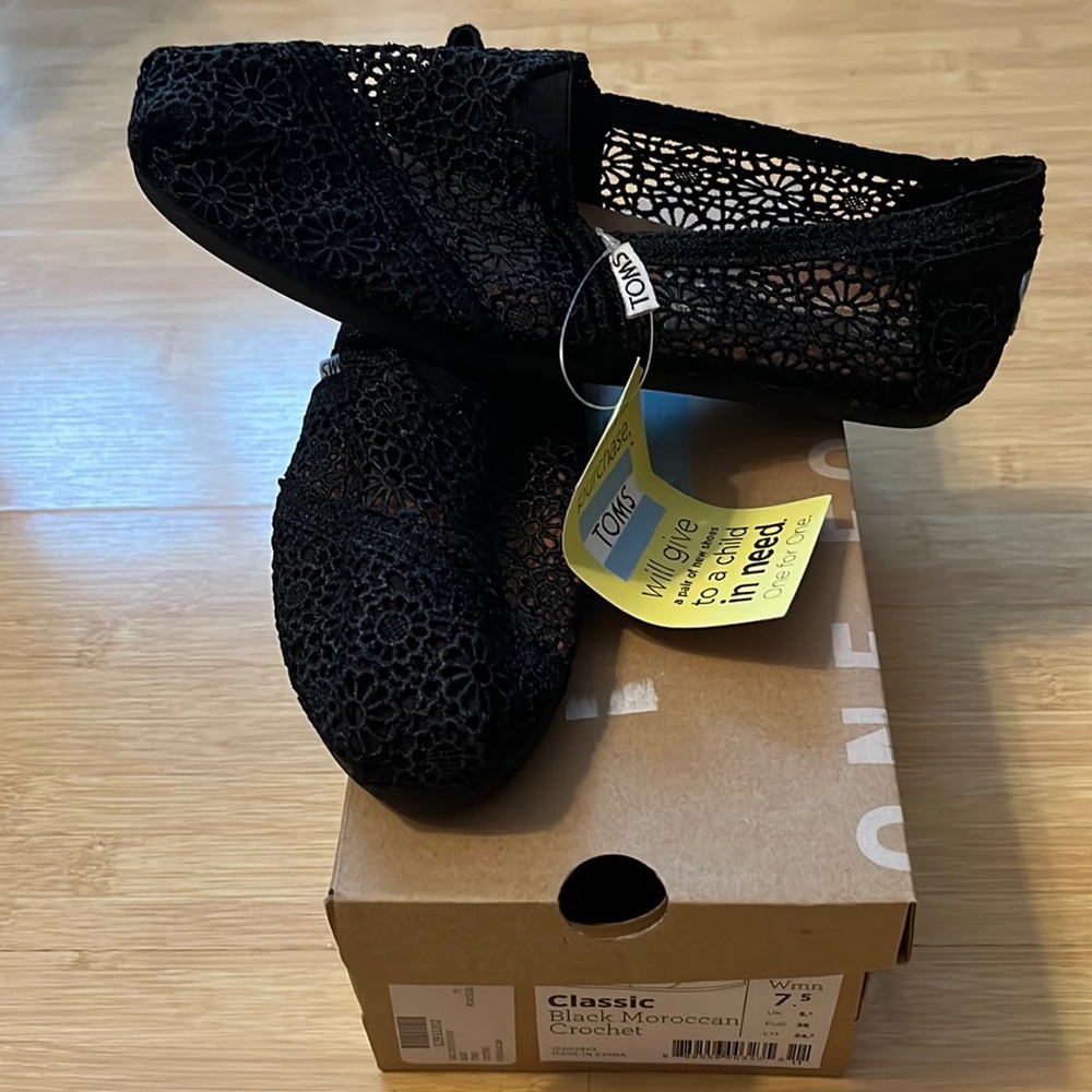 Brand new classic Toms shoes